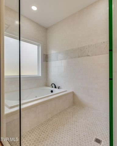1120 Victoria Lee Way, Jonesborough, TN 37659