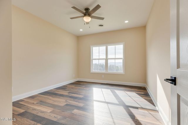 1120 Victoria Lee Way, Jonesborough, TN 37659
