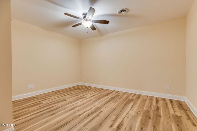 1120 Victoria Lee Way, Jonesborough, TN 37659
