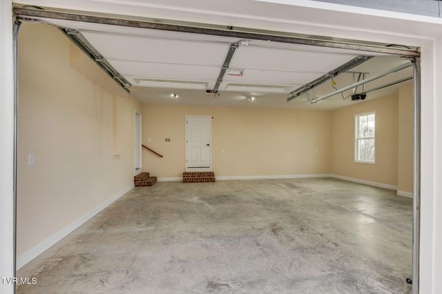 1120 Victoria Lee Way, Jonesborough, TN 37659