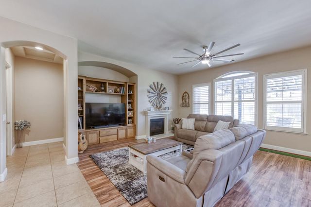 6611 W Morris Avenue, Fresno, CA 93723