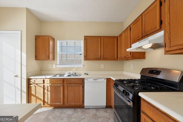 106 Gatwick Court, Riverdale, GA 30274