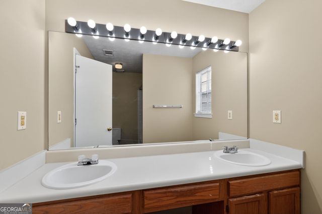 106 Gatwick Court, Riverdale, GA 30274