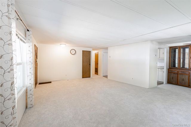 525 Riverleigh Avenue 106, Riverhead, NY 11901