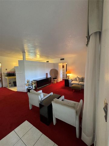 724 Garden Ct, Plantation, FL 33317