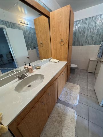 724 Garden Ct, Plantation, FL 33317