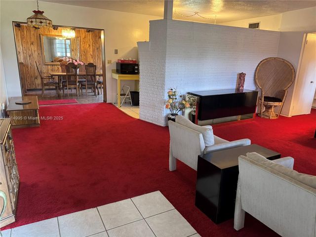 724 Garden Ct, Plantation, FL 33317