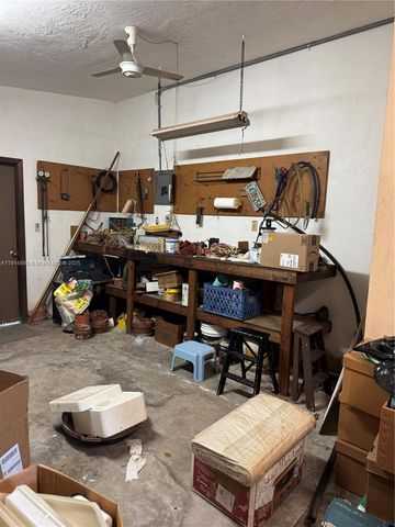 724 Garden Ct, Plantation, FL 33317