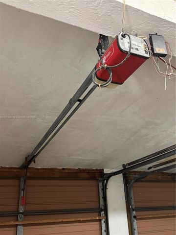 724 Garden Ct, Plantation, FL 33317