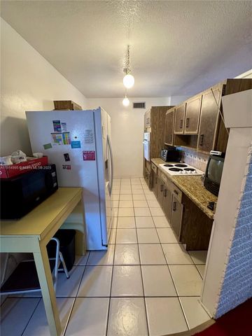 724 Garden Ct, Plantation, FL 33317