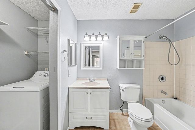 9481 HIGHLAND OAK DRIVE 1416, Tampa, FL 33647