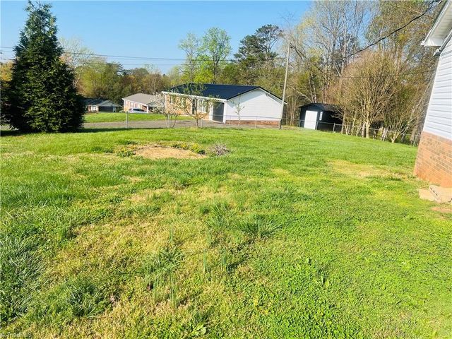 236 Badgett Avenue, Mount Airy, NC 27030