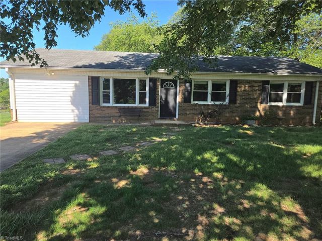 236 Badgett Avenue, Mount Airy, NC 27030