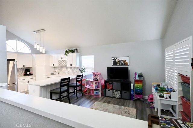 2804 Rippling Brook, Ontario, CA 91761