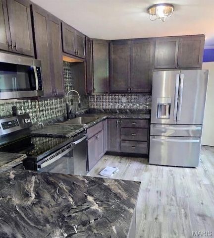 6033 Clearview Drive, House Springs, MO 63051