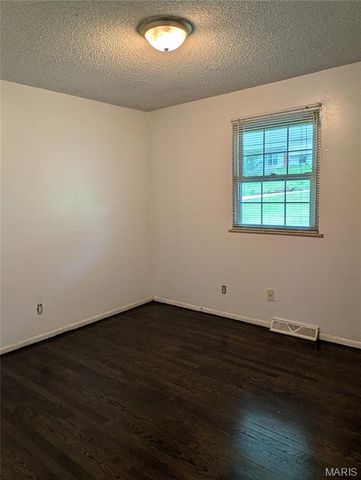 6033 Clearview Drive, House Springs, MO 63051