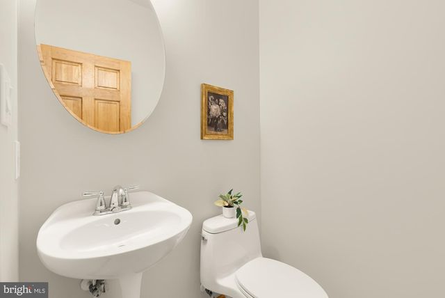 1121 S CLINTON ST, Baltimore, MD 21224