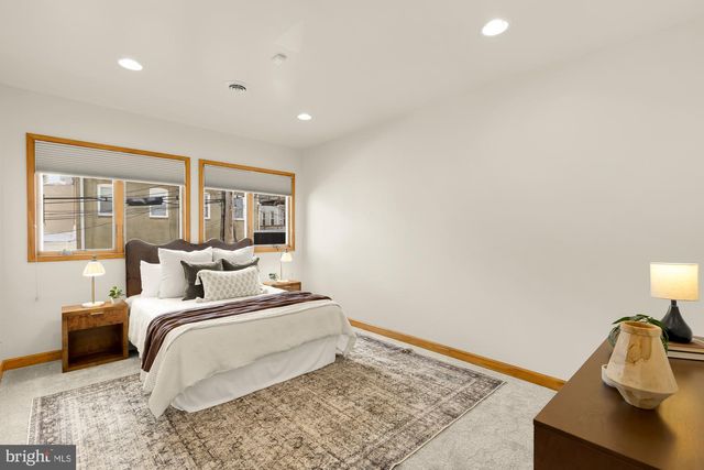 1121 S CLINTON ST, Baltimore, MD 21224