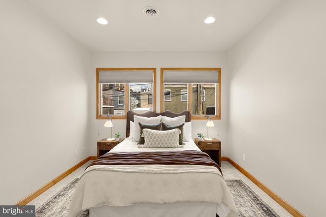 1121 S CLINTON ST, Baltimore, MD 21224