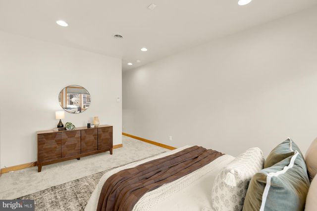 1121 S CLINTON ST, Baltimore, MD 21224