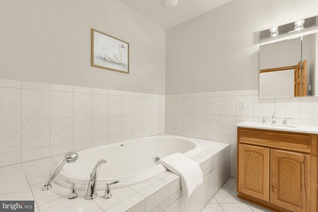 1121 S CLINTON ST, Baltimore, MD 21224