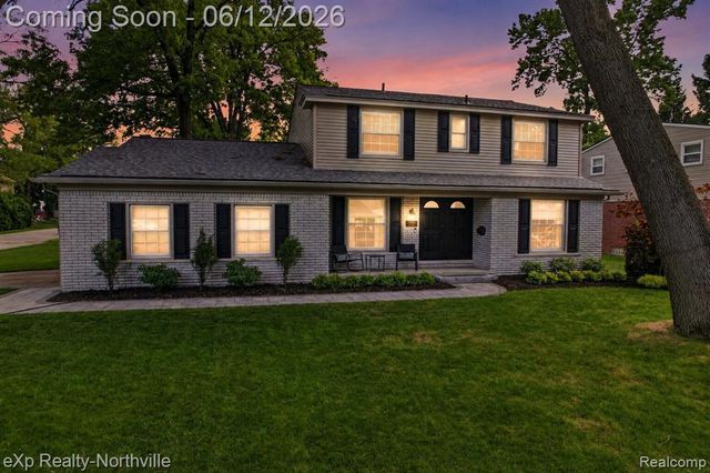 33083 Broadmoor Court, Livonia, MI 48154