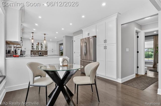 33083 Broadmoor Court, Livonia, MI 48154