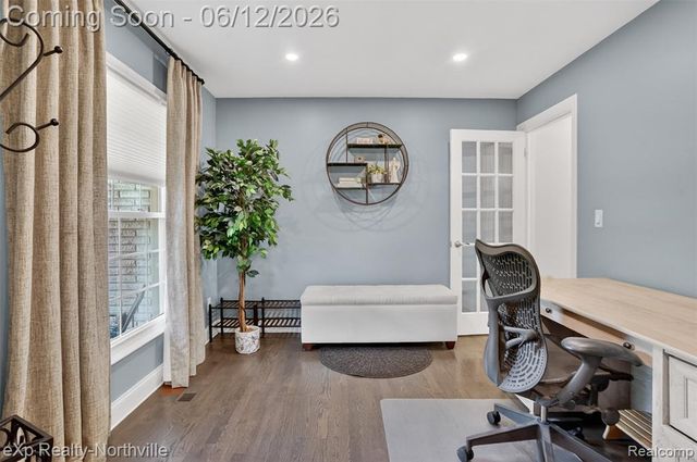 33083 Broadmoor Court, Livonia, MI 48154
