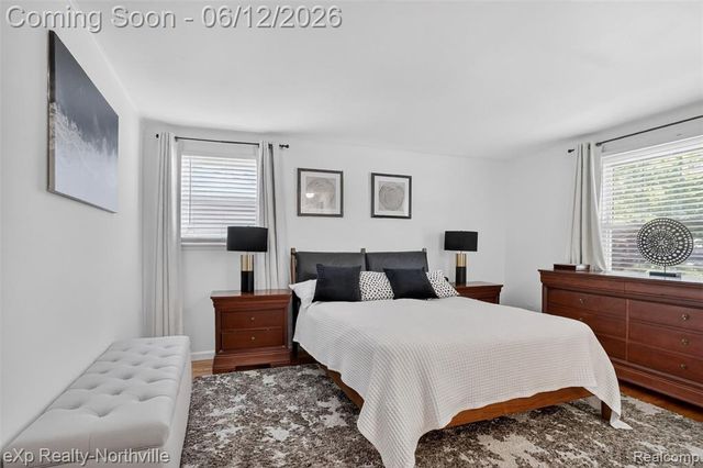 33083 Broadmoor Court, Livonia, MI 48154