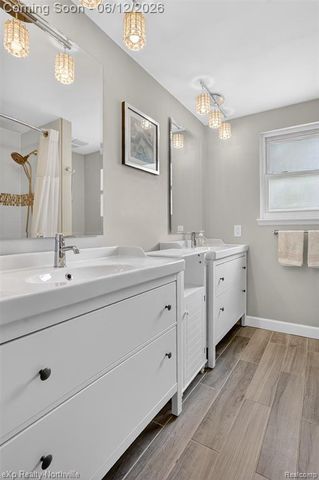 33083 Broadmoor Court, Livonia, MI 48154