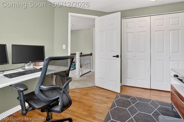33083 Broadmoor Court, Livonia, MI 48154