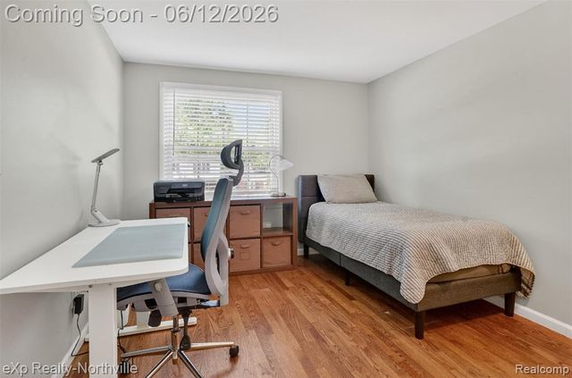 33083 Broadmoor Court, Livonia, MI 48154