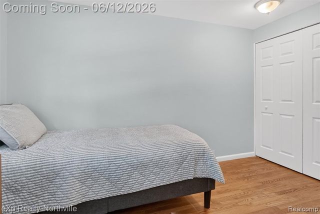 33083 Broadmoor Court, Livonia, MI 48154