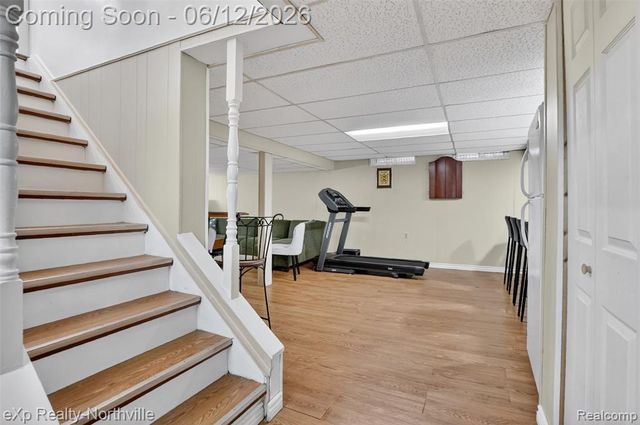 33083 Broadmoor Court, Livonia, MI 48154