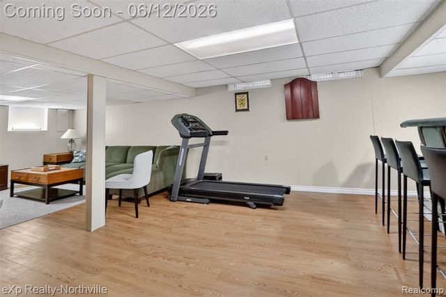33083 Broadmoor Court, Livonia, MI 48154