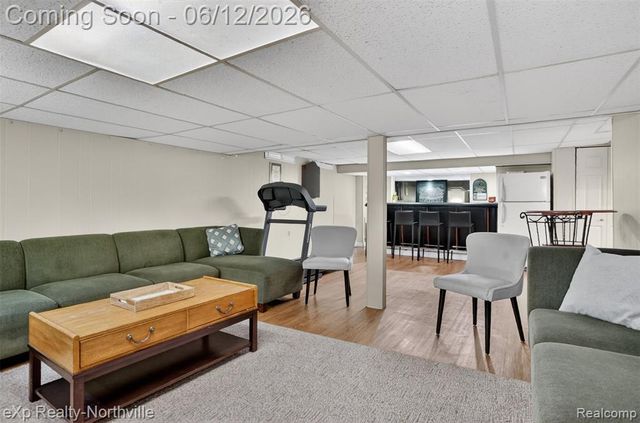 33083 Broadmoor Court, Livonia, MI 48154