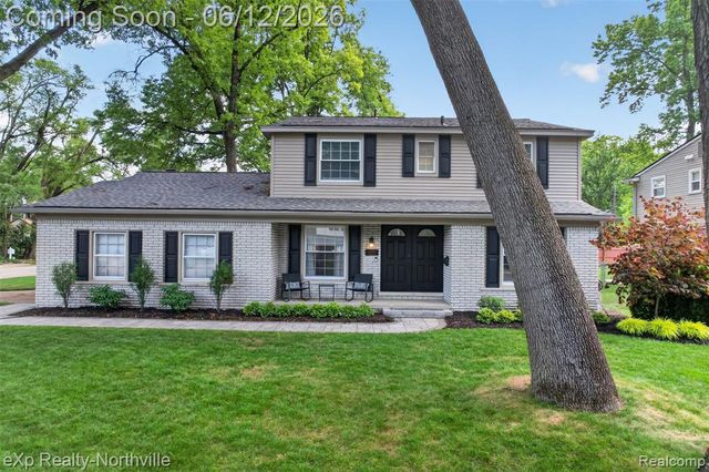 33083 Broadmoor Court, Livonia, MI 48154