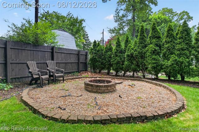 33083 Broadmoor Court, Livonia, MI 48154