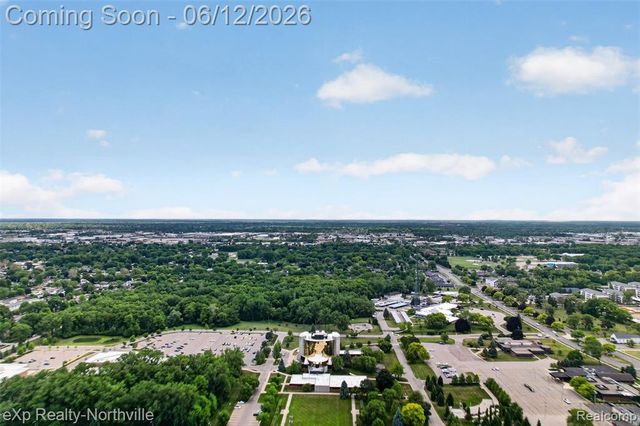 33083 Broadmoor Court, Livonia, MI 48154