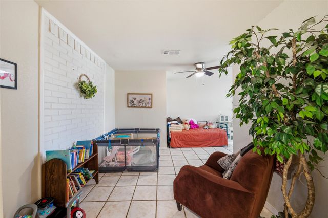 1012 Townsend Lane, Desoto, TX 75115