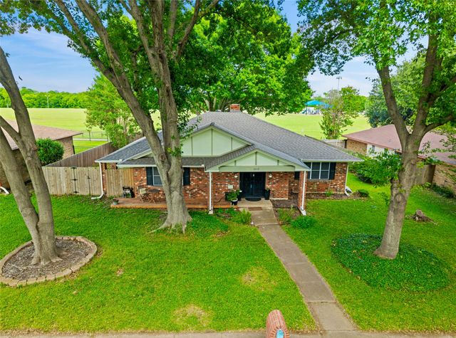 1012 Townsend Lane, Desoto, TX 75115