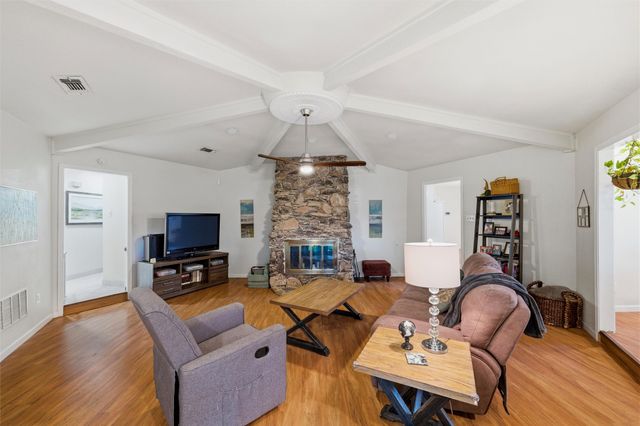 1012 Townsend Lane, Desoto, TX 75115