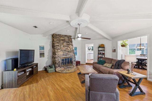 1012 Townsend Lane, Desoto, TX 75115