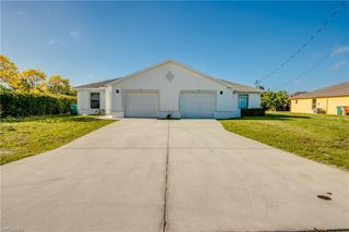 842/844 SW 39th TER, Cape Coral, FL 33914