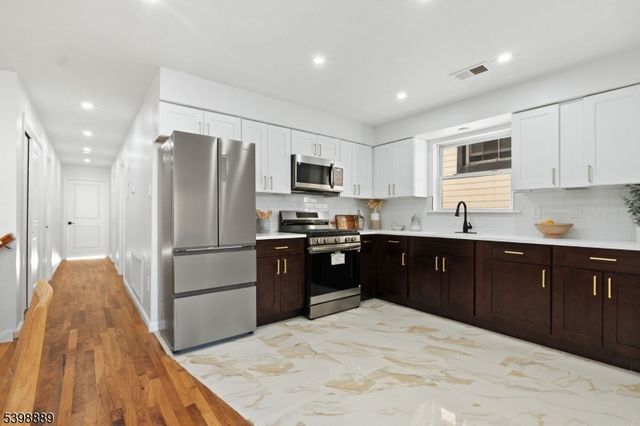 14 Willoughby St, Newark City, NJ 07112