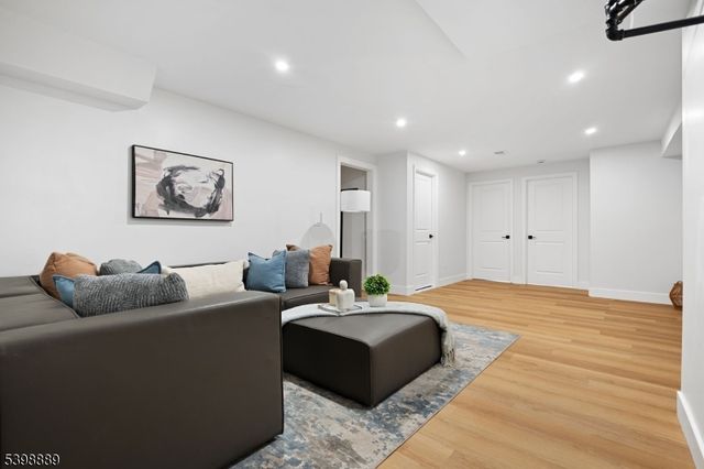 14 Willoughby St, Newark City, NJ 07112