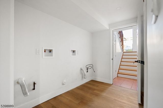 14 Willoughby St, Newark City, NJ 07112