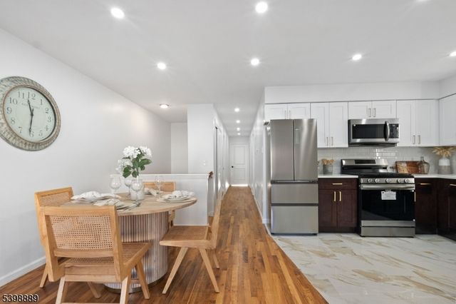 14 Willoughby St, Newark City, NJ 07112