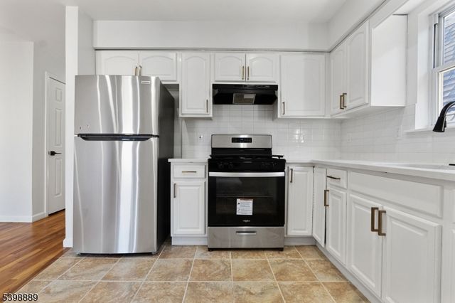 14 Willoughby St, Newark City, NJ 07112