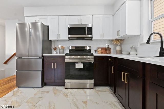 14 Willoughby St, Newark City, NJ 07112